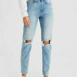 Size 6 American Eagle mom jeans